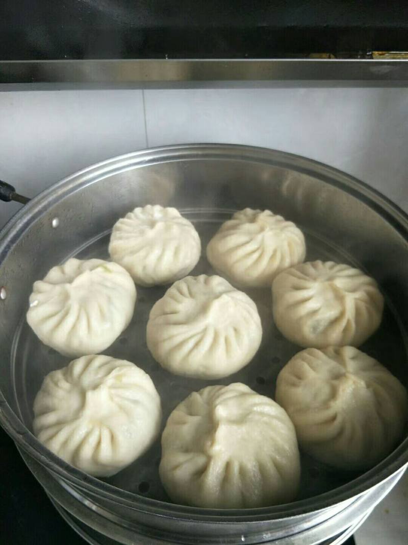 Steps for Cooking Radish and Vermicelli Pork Buns