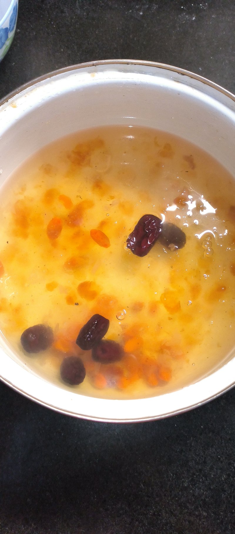 Steps for Cooking Red Date, Goji Berry, and Peach Gum Soup