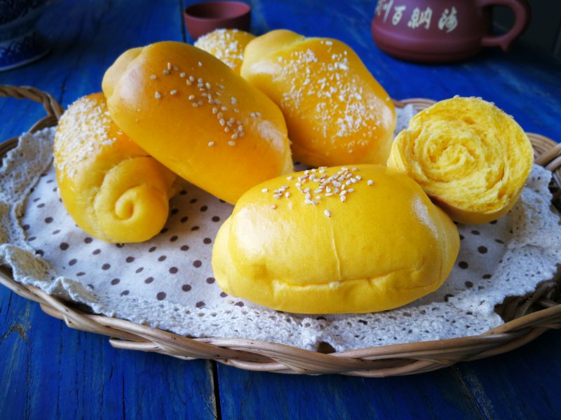 Carrot Bread Rolls