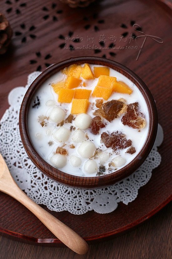 Beauty Dessert - Peach Gum Milk Dumpling Soup