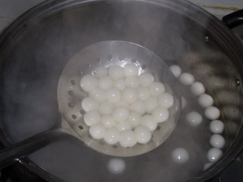 Beauty Dessert - Peach Gum Milk Dumpling Soup Making Steps