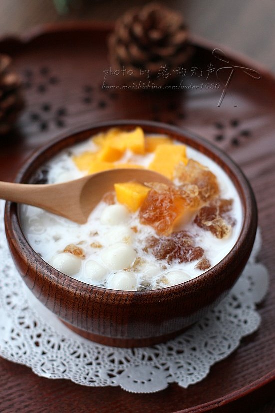 Beauty Dessert - Peach Gum Milk Dumpling Soup