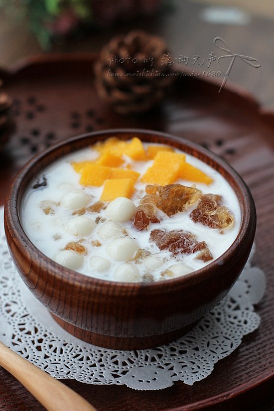 Beauty Dessert - Peach Gum Milk Dumpling Soup