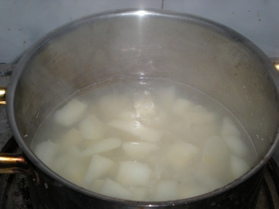 Steps for Cooking Snow Pear and Lily Soup