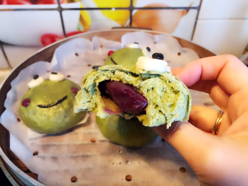 Steps to Make Frog Purple Sweet Potato Buns