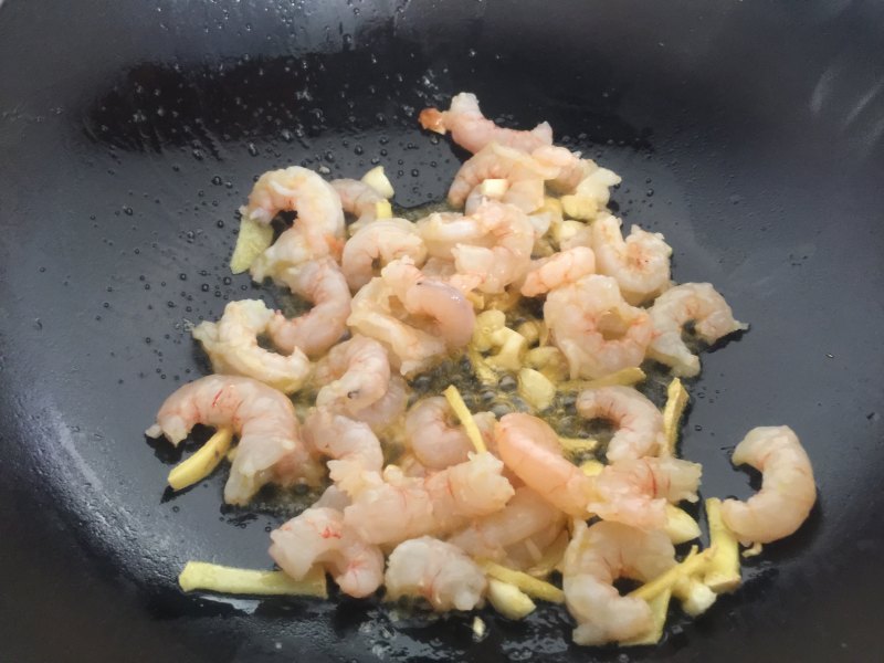 Quick and Easy Dish Ready in Ten Minutes - Green Pepper Shrimp Step-by-Step