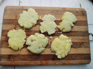 Steps for Making Potato and Chive Soup