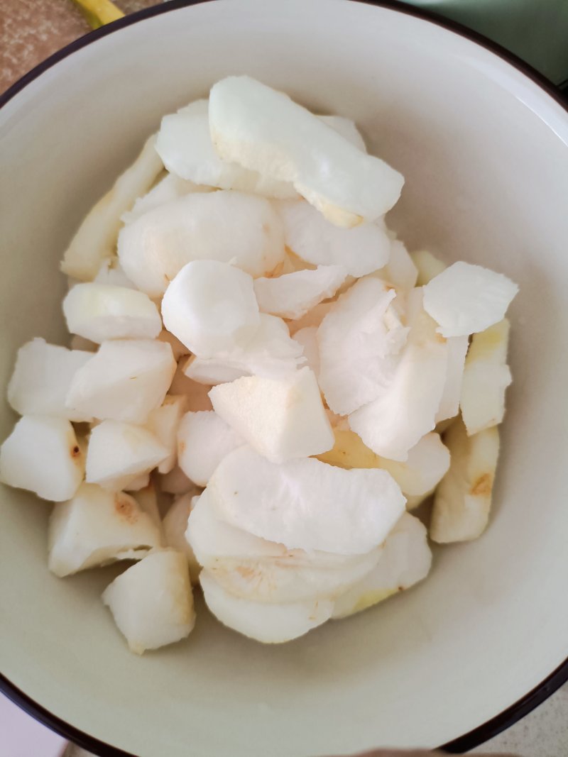 Steps for Cooking Water Chestnut and Tremella Soup