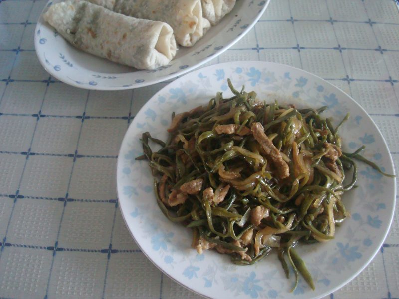 Dried Bean Sprout and Shredded Pork Rolled Pancake