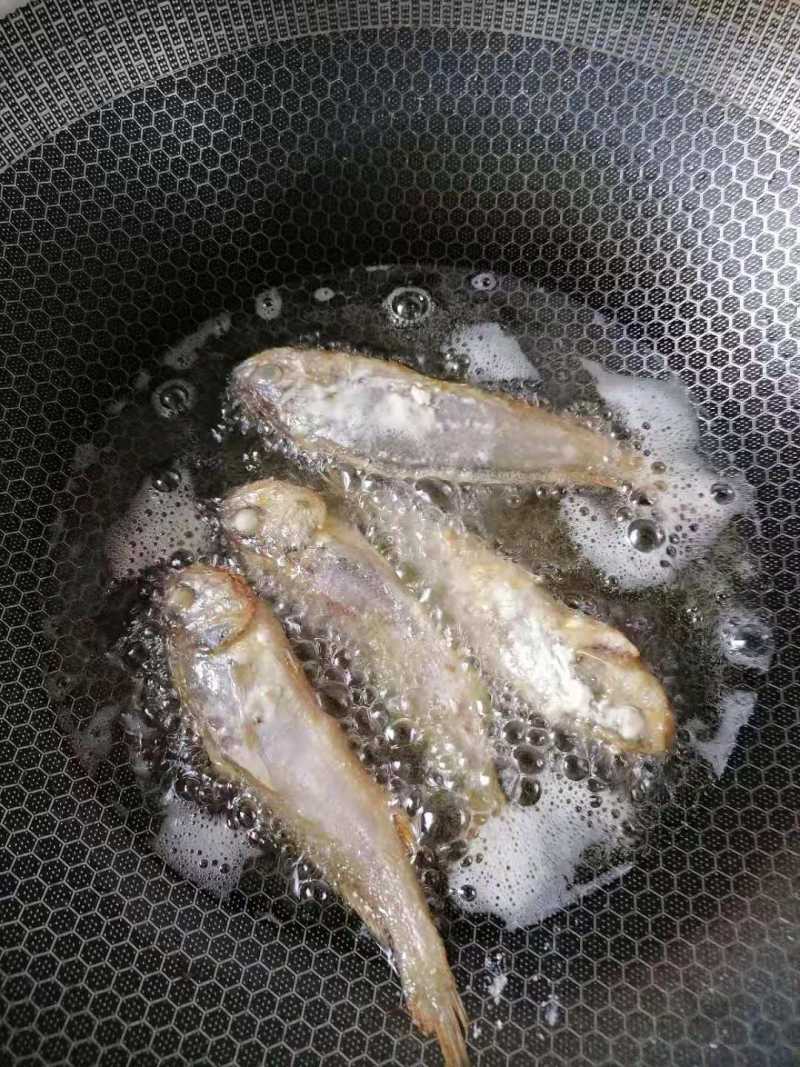 Steps to Cook Crispy Yellow Croaker