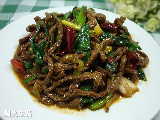 Home-style Stir-fried Dish - Garlic Sprout and Beef Stir-fry