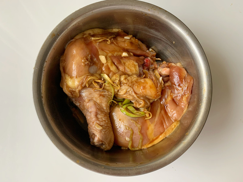 Steps for Making Crispy and Tender Roasted Chicken Legs