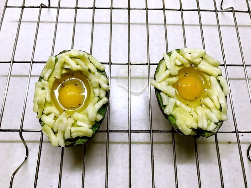 Step-by-Step Avocado Baked Eggs