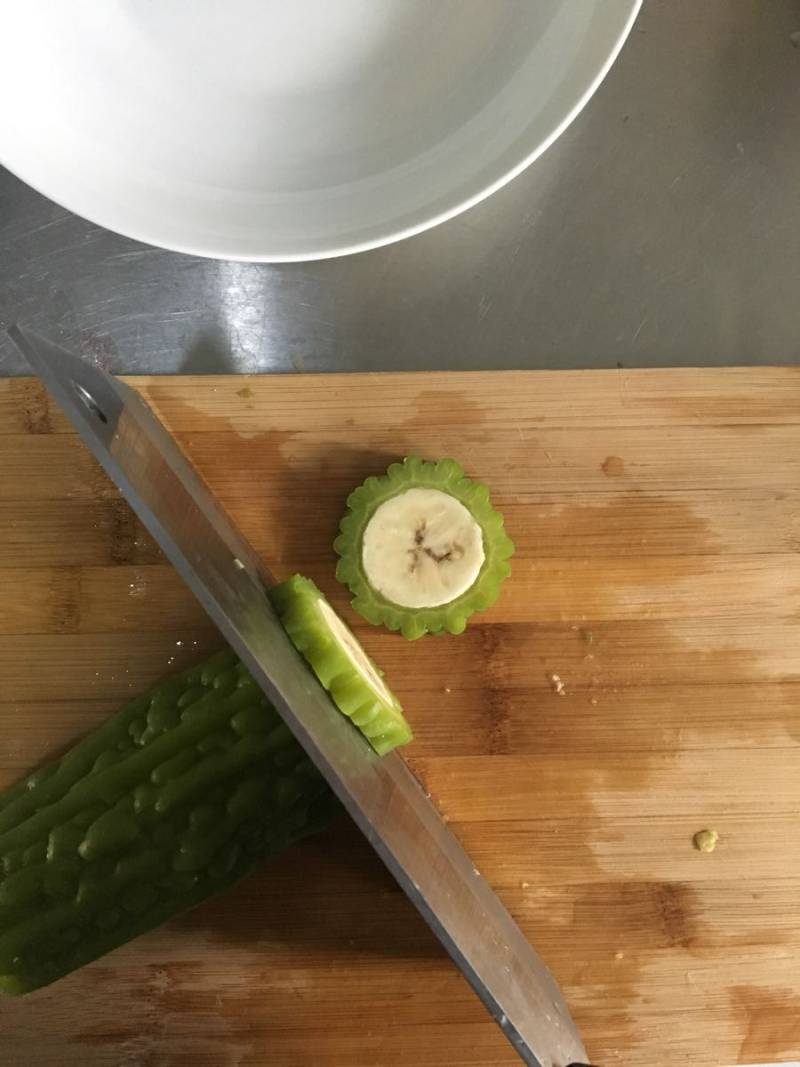 Steps for making Honey Banana Stuffed Bitter Gourd