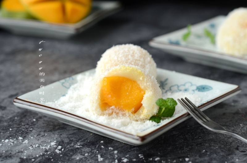 Mango Glutinous Rice Cakes