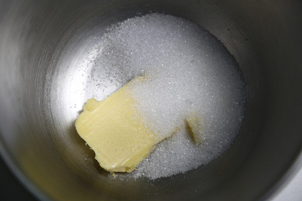 Steps for Making Coconut Bread (Bread Machine Version)