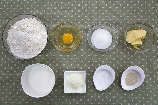 Steps for Making Coconut Bread (Bread Machine Version)