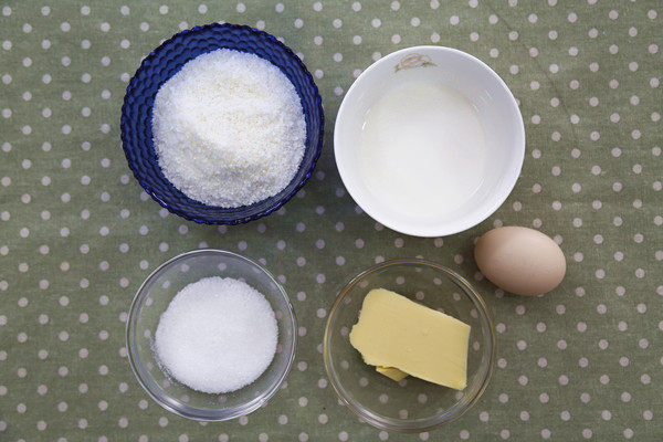 Steps for Making Coconut Bread (Bread Machine Version)