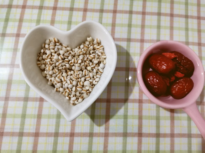 Steps for Cooking Red Date and Coix Seed Soup