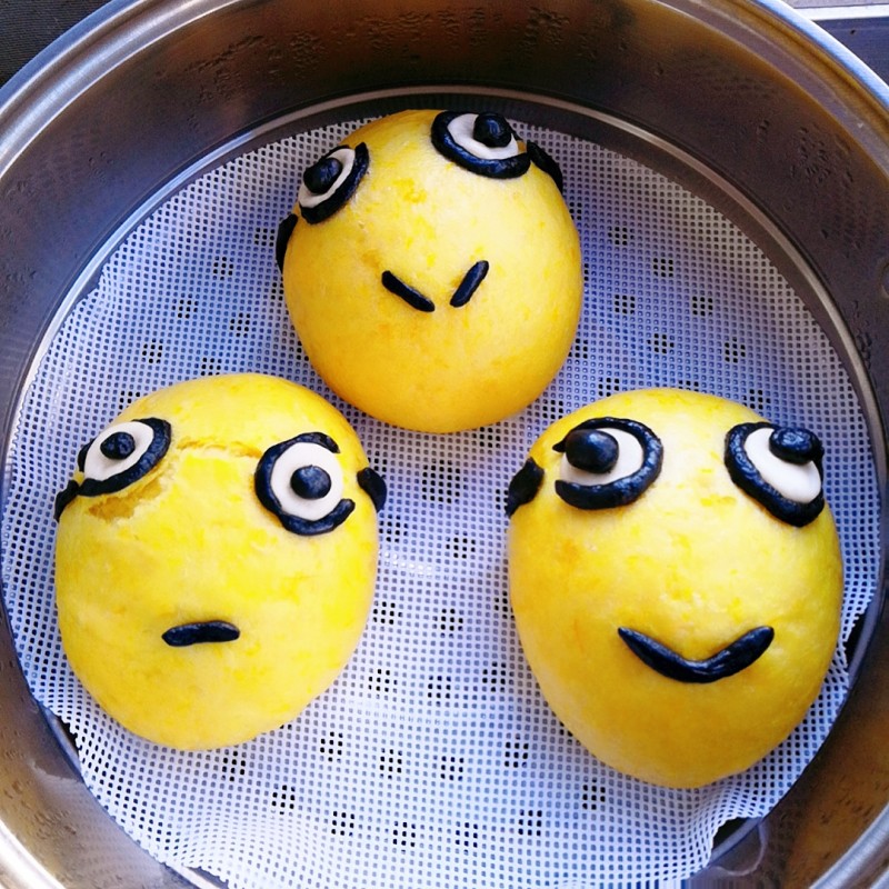 Steps to Make Minion Red Bean Buns