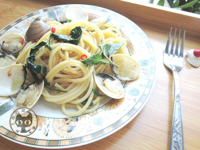 Clam Linguine with White Wine