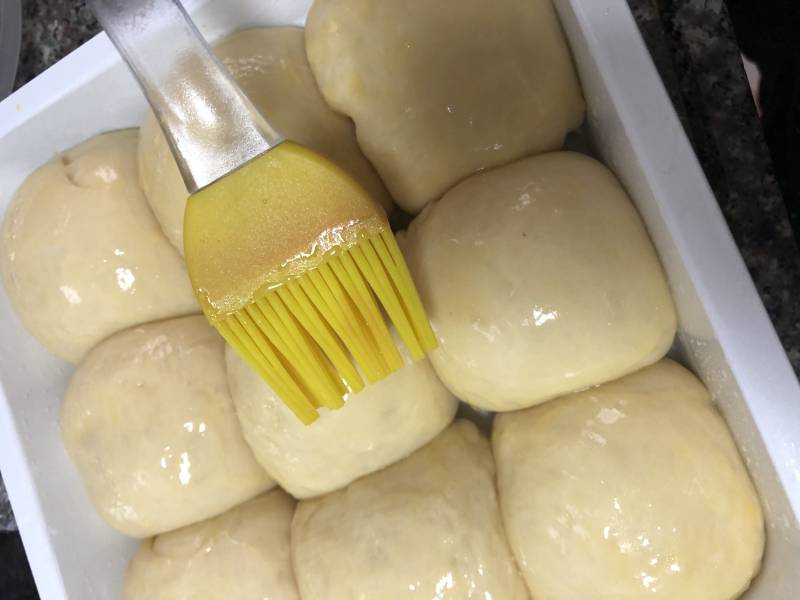 Steps for Making Fresh Milk Sweet Bread