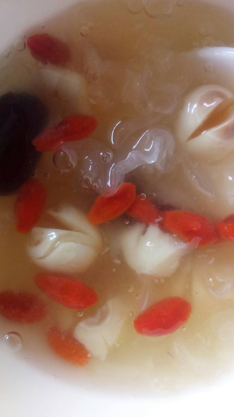 Steps for making Lotus Seed and Tremella Soup