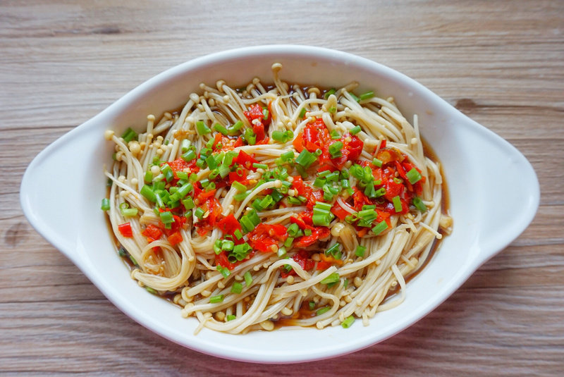 Steps for Making Microwave Enoki Mushroom