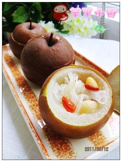 Steamed Pear with Lily