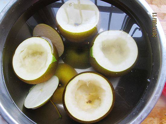 Steps for Cooking Steamed Pear with Lily