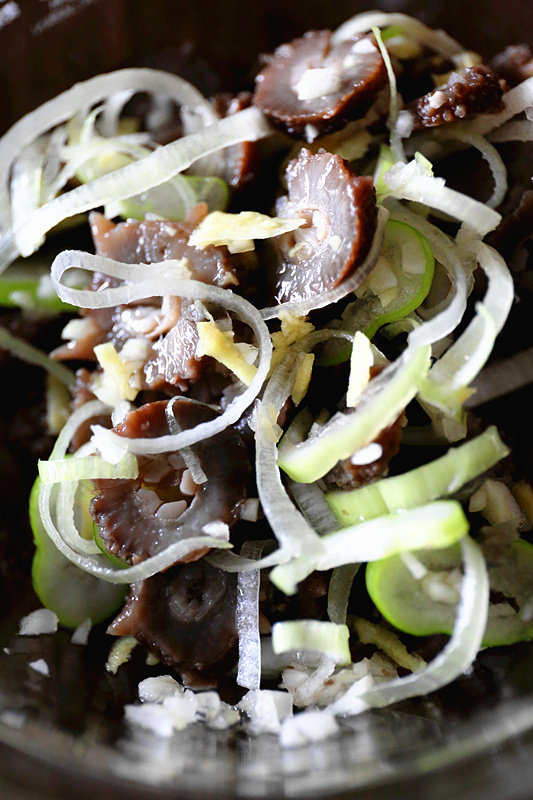 Steps for Stewed Sea Cucumber with Shiitake Mushroom and Oyster Sauce