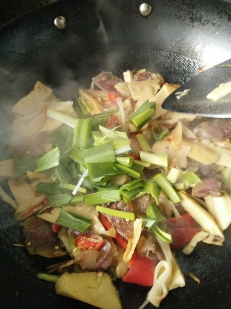 Stir-fried Winter Bamboo Shoots with Chinese Sausage Steps