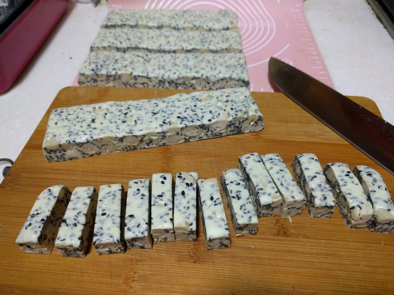 【Tianjin】Peanut and Black Sesame Nougat Making Steps