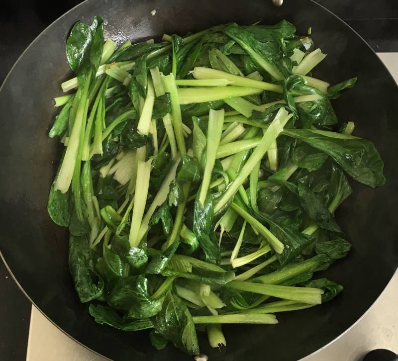 Steps for Stir-Fried Baby Bok Choy