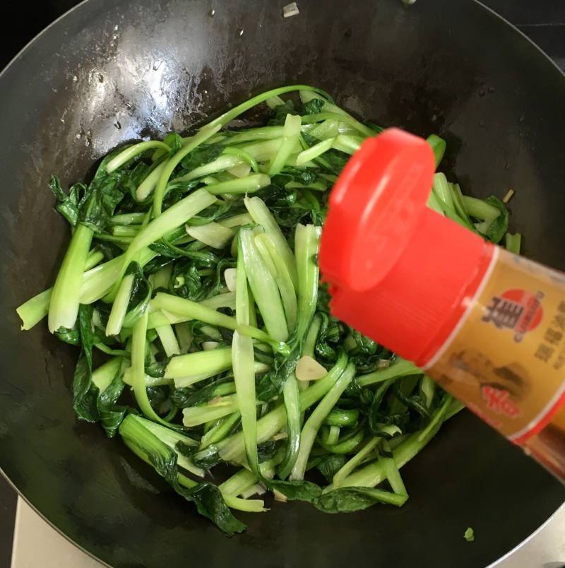 Steps for Stir-Fried Baby Bok Choy