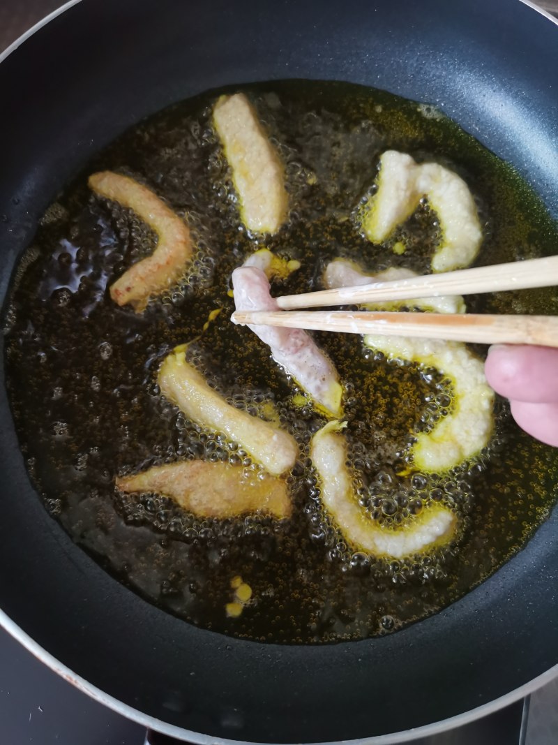 Steps for Making Pork in Tomato Sauce