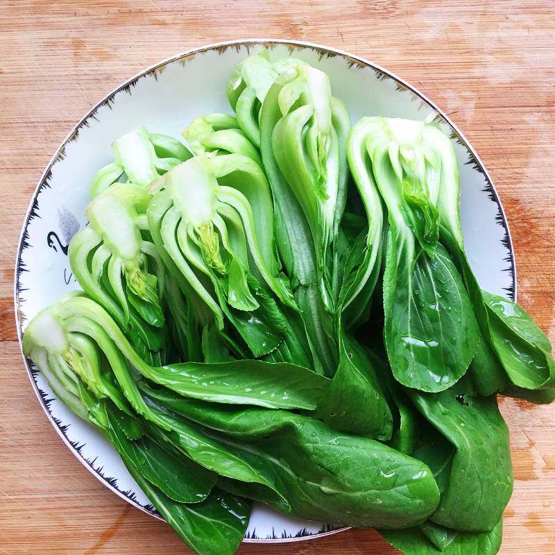 Detailed Steps for Cooking Highly Attractive Stir-Fried Oilseed Rape with Shiitake Mushrooms