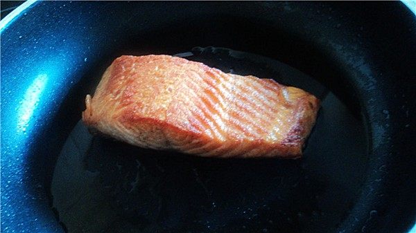 Steps for Cooking Lemongrass Salmon