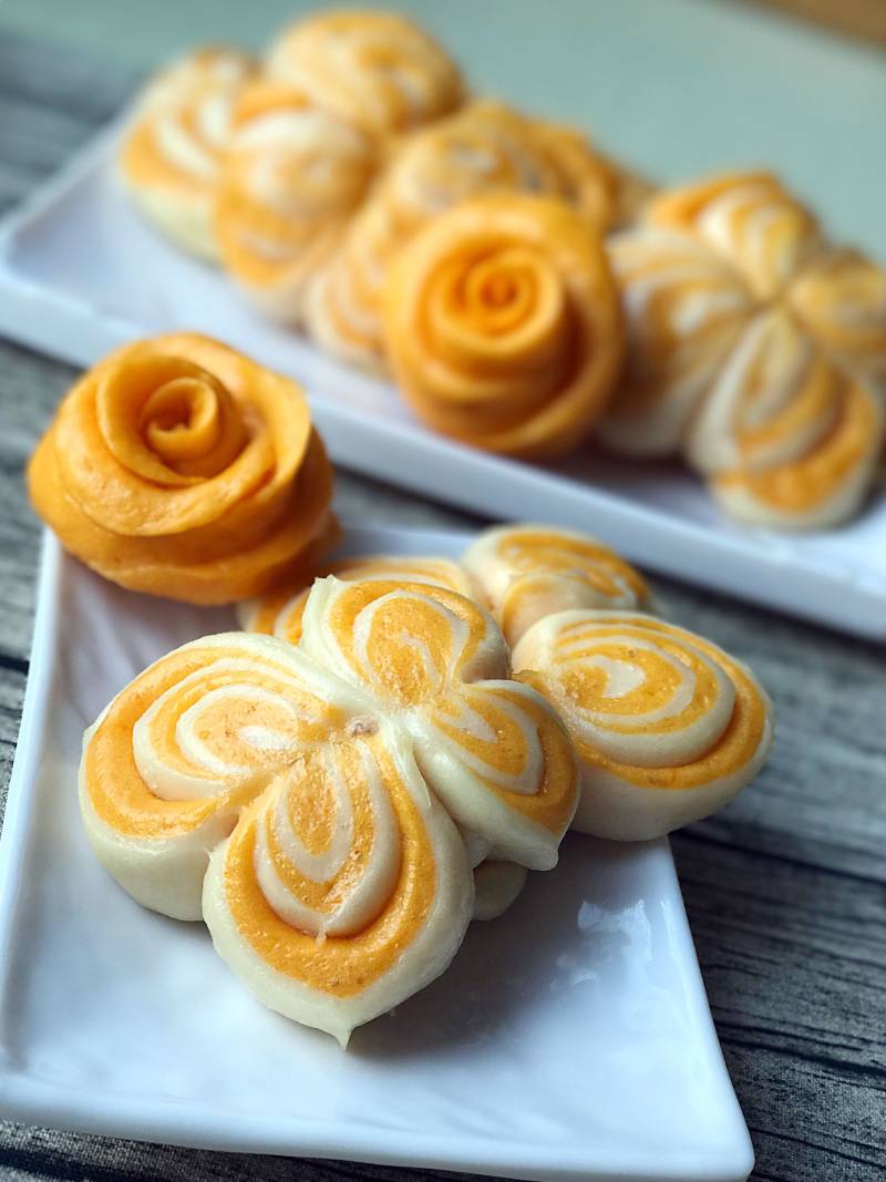 Pumpkin Butterfly Rolls