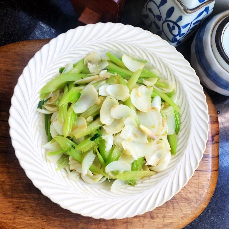 Celery and Lily Bulb Stir-Fry