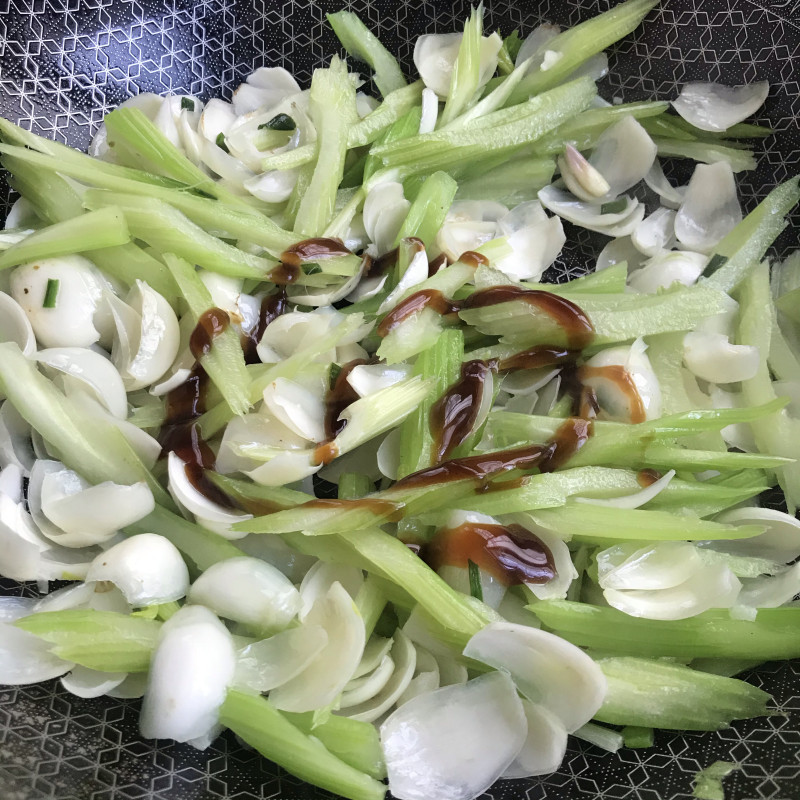 Step-by-Step Guide to Cooking Celery and Lily Bulb Stir-Fry