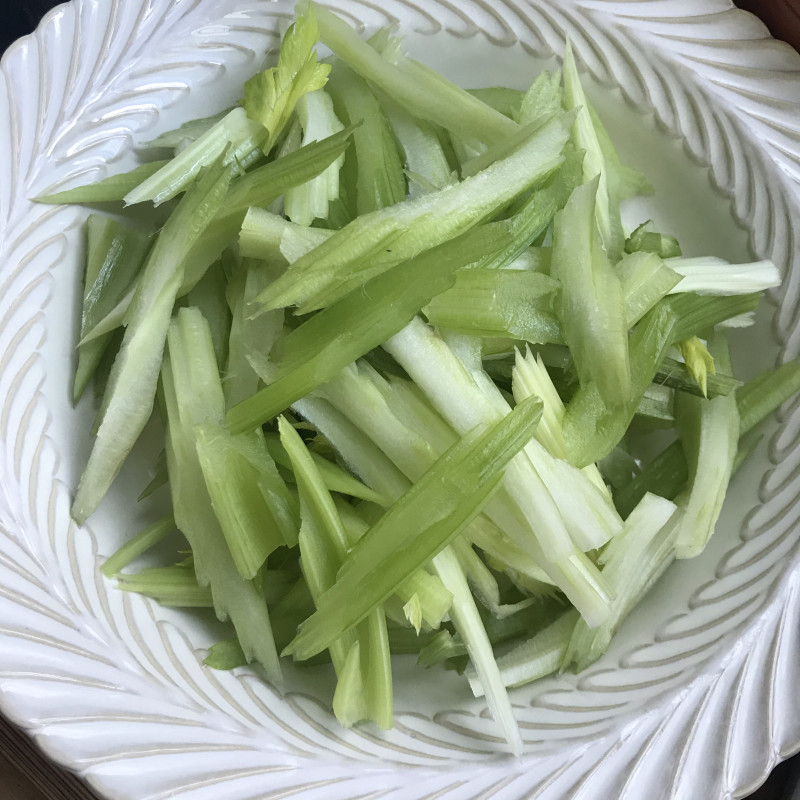 Step-by-Step Guide to Cooking Celery and Lily Bulb Stir-Fry