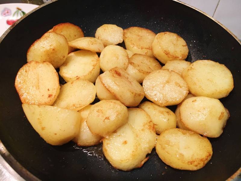 Steps for Making Buttered Potatoes (Super Easy and Delicious)