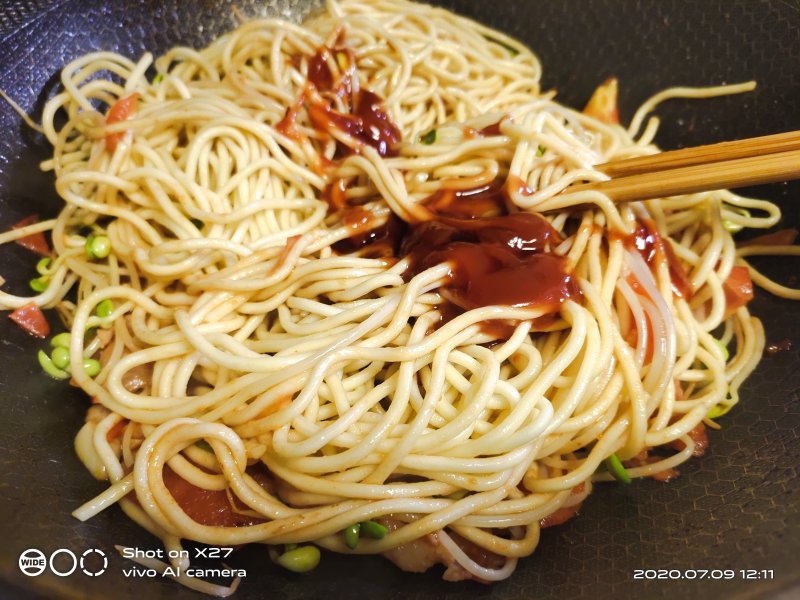 Steps for Making Bean Sprout Stir-Fried Noodles