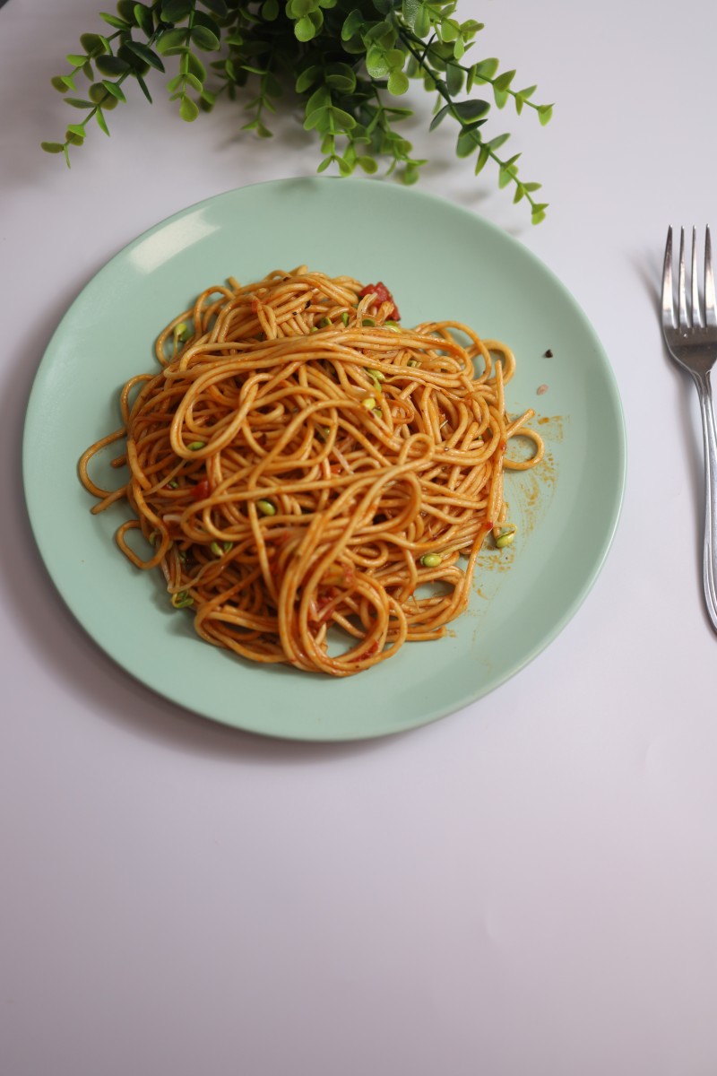 Steps for Making Bean Sprout Stir-Fried Noodles