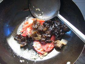 Steps for Cooking Tianqi Black Fungus Soup