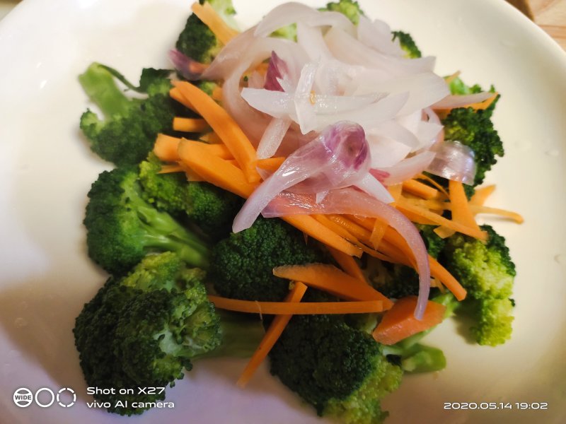 Steps for Making Broccoli Duck Salad