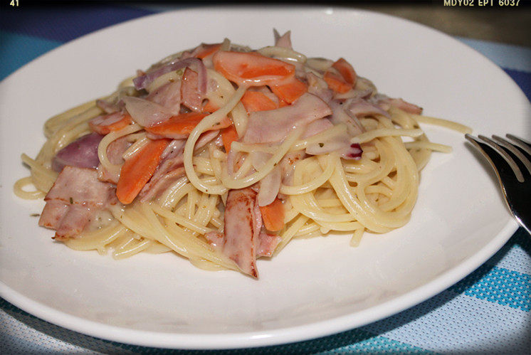 White Sauce Ham and Bacon Pasta