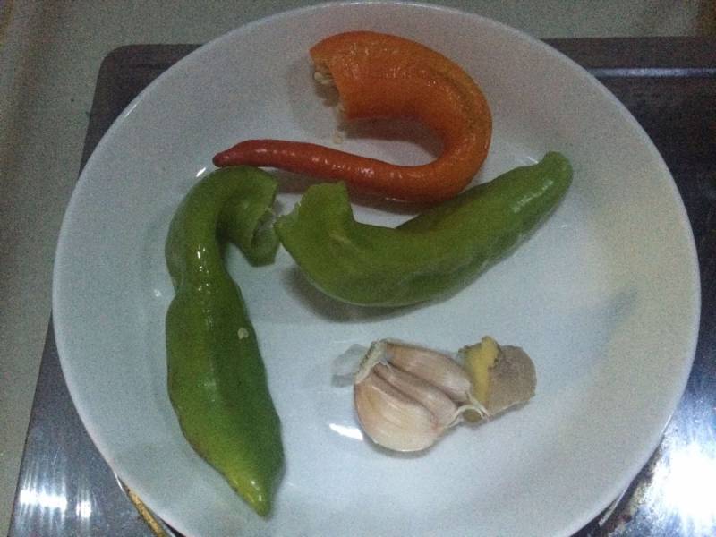 Steps for Cooking Spicy Capsicum and Dried Bean Curd Stir-Fry