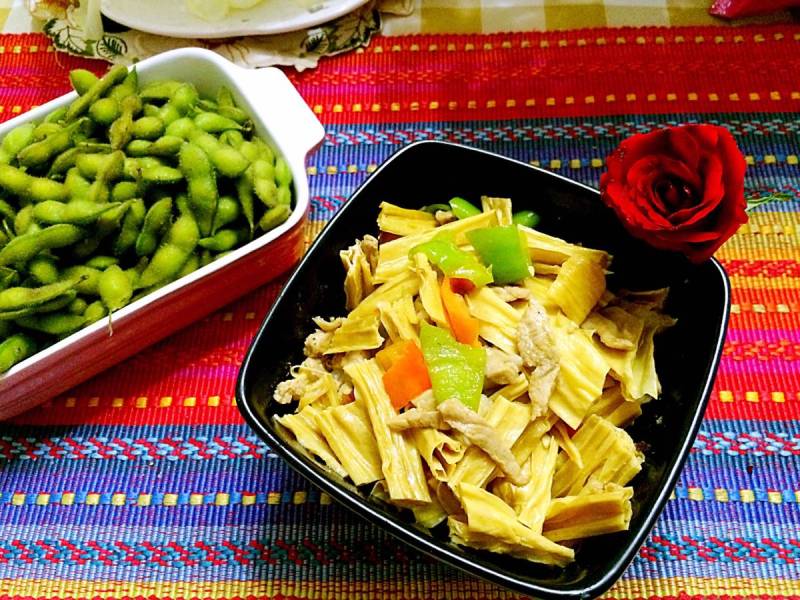 Steps for Cooking Spicy Capsicum and Dried Bean Curd Stir-Fry